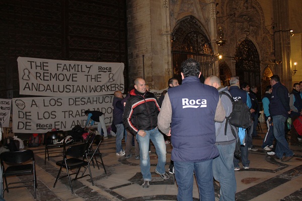 Los trabajadores se encerraron seis días en la Catedral de Sevilla para pedir el mantemiento de la planta de Sevilla.
