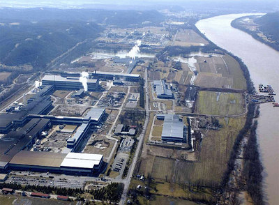 La planta algecireña de Acerinox, primer productor de acero inoxidable del mundo, tiene en el coste de la energía su principal problema de competitivdad.