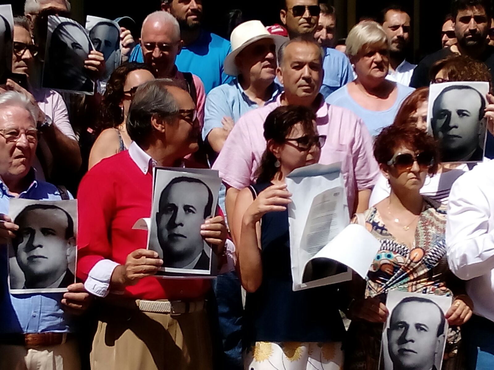 Concentración para pedir el reconocimiento a Manuel Sánchez-Badajoz y Cano.